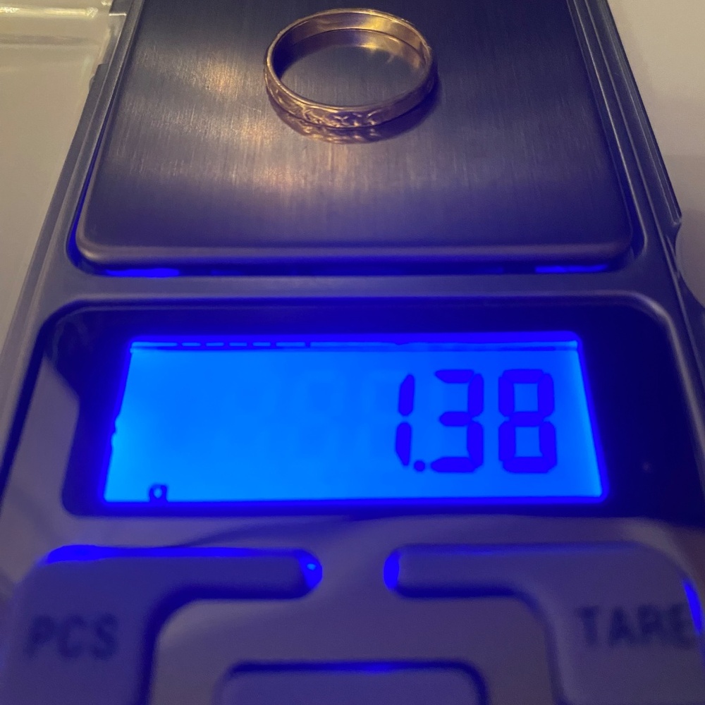 Delicate Gold Leaf Pattern Women's Ring - Picture 4 of 5